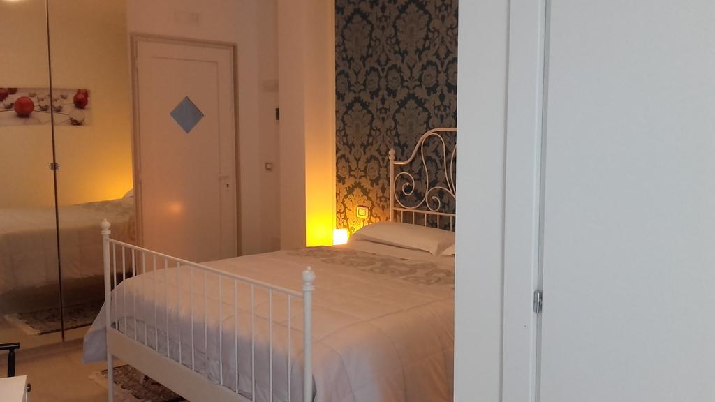 Le Tre Rose Bed & Breakfast Casamassima Eksteriør bilde